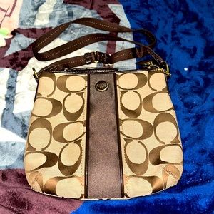 coach purse with adjuntable strap